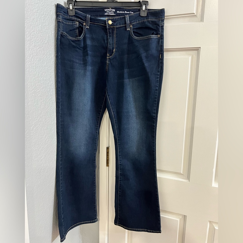 Levi's Women's Dark Indigo Boot Cut Jeans
